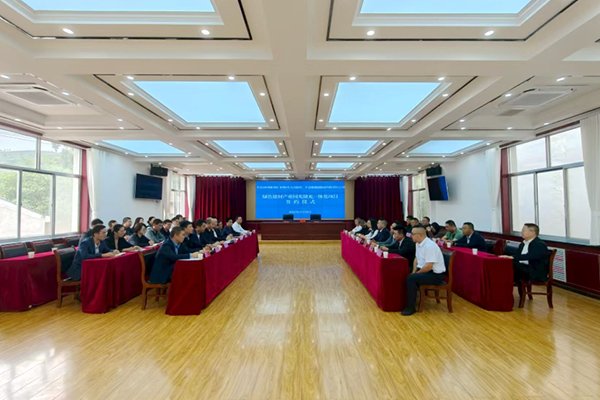 總投資超1億！這一光儲充一體化項目簽約落地甘肅平?jīng)?></a></dt>

                <dd><a href="http://m.zhaoqiche.cn/news/guonei/0Z21504U2025.html" target="_blank">總投資超1億！這一光儲充一體化項目簽約落地甘</a></dd>



              </dl>




            </div>

            <!-- /bd -->

          </div>



          <div   id="5l5vhz5"   class="s-ad" style="">
            <!--<div   id="f5hhfph"   class="adico">-->

          </div><!-- 廣告位：電池網(wǎng)文章頁面4 -->

          <!--</div>		-->

          <!--

<div   id="vpbxhb5"   class="s-ad" style="">

</div>

-->



          <div   id="r5zjptp"   class="essence-mod mod-side mar-b-30">

            <div   id="zrdjvpl"   class="tabtitle">

              <ul id="test11_li_now_">

                <li id="xrdzzrr"    class="now"><a>日閱讀榜</a></li>

                <li><a>周閱讀榜</a></li>

                <li><a>月閱讀榜</a></li>

              </ul>

            </div>

            <div   id="jp55z5t"   class="list13">

              <div   class="t5zb5tl"   id="test11_1" class="tablist block">



                <div   id="pf5lzd5"   class="mod-tab-panel current">

                  <ul class="ep-dotlist ep-list-rank">

                    <li><span id="rt5lxzv"    class="num">1</span><span id="jnzxf75"    class="count">(10-25)</span><a href=