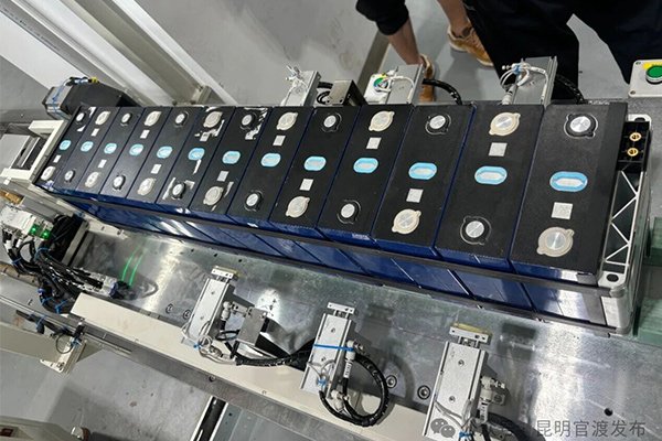 云南昆明隆美儲(chǔ)能智造產(chǎn)業(yè)園首臺(tái)儲(chǔ)能電池PACK產(chǎn)品正式下線