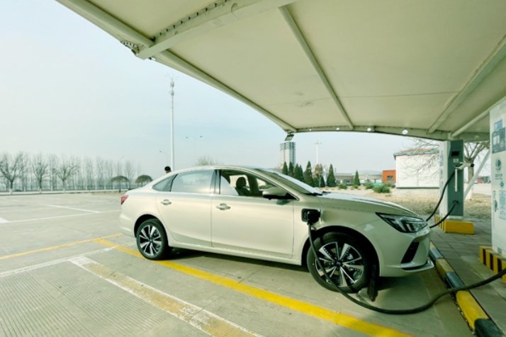 截至9月中國公共充電設施增至447.6萬個 換電站保有量4994座