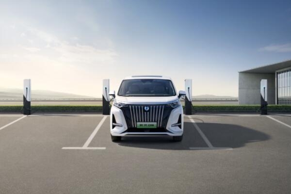 7325輛！騰勢D9穩(wěn)坐2月份35萬以上新能源豪華MPV銷量榜首