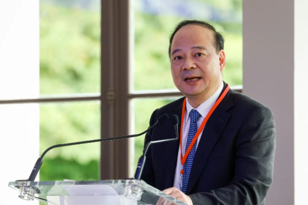 曾毓群：寧德時(shí)代在歐洲電動(dòng)大巴市占率超30% 已開(kāi)展儲(chǔ)能項(xiàng)目