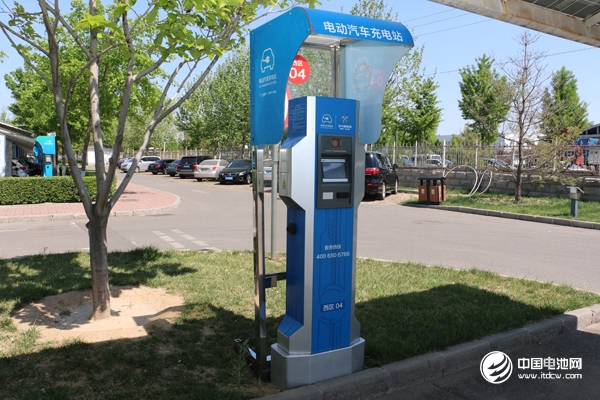 交通運輸部:截至10月底全國高速公路服務(wù)區(qū)建成2萬個充電樁