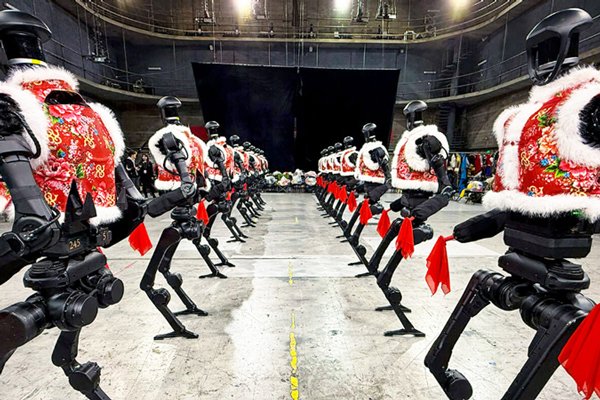 人形機器人迎來量產元年 2035年全球市場規(guī)模將突破1.5萬億