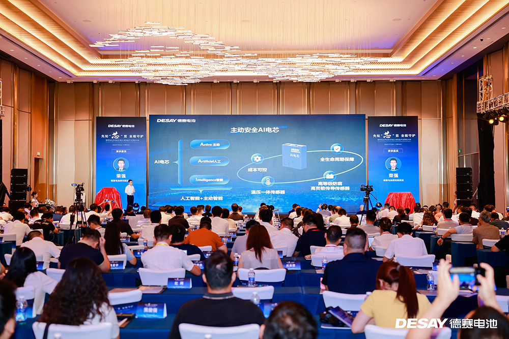 當(dāng)儲(chǔ)能行業(yè)還在“揣滅火器”，這家企業(yè)已讓量產(chǎn)電芯“開(kāi)口說(shuō)話”？