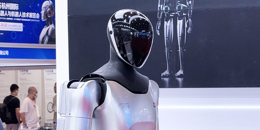 億元級(jí)訂單砸下！機(jī)器人自換電池？固態(tài)電池“潑天富貴”降臨？