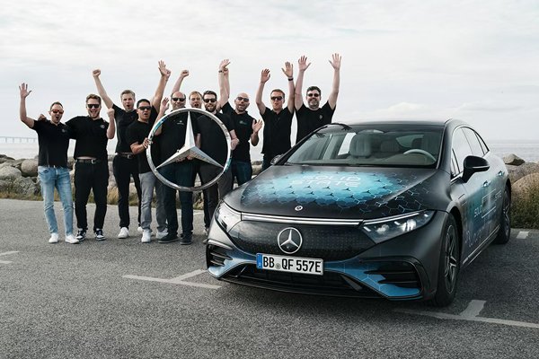 能量密度達(dá)450Wh/kg！奔馳固態(tài)電池突破1200公里續(xù)航！