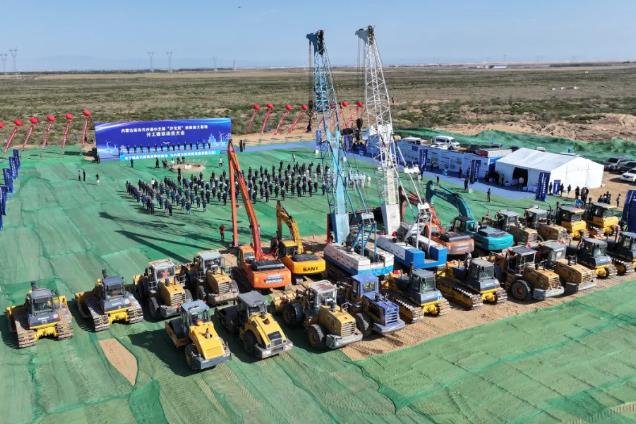 988億！配儲5GWh！內(nèi)蒙古千萬千瓦級新能源基地開工