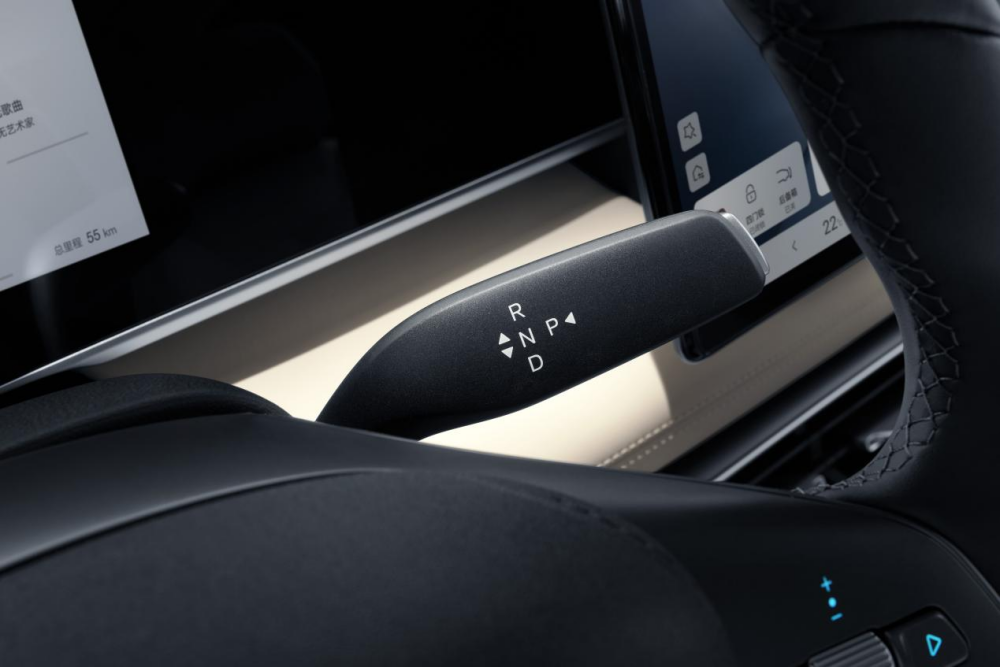 限時超級置換補貼價9.28萬起 2026款秦L DM-i上市