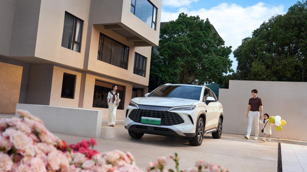 9.98萬起，2026款宋L DM-i上市，純電續(xù)航200km，標(biāo)配云輦C！