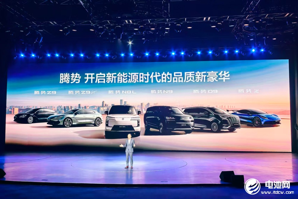 標配磷酸鐵鋰刀片電池！大六座安全豪華SUV騰勢N8L預定下一個爆款？