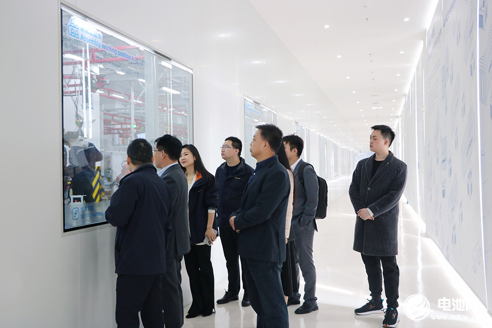 中國(guó)電池新能源產(chǎn)業(yè)鏈調(diào)研團(tuán)一行參觀考察國(guó)鴻氫能