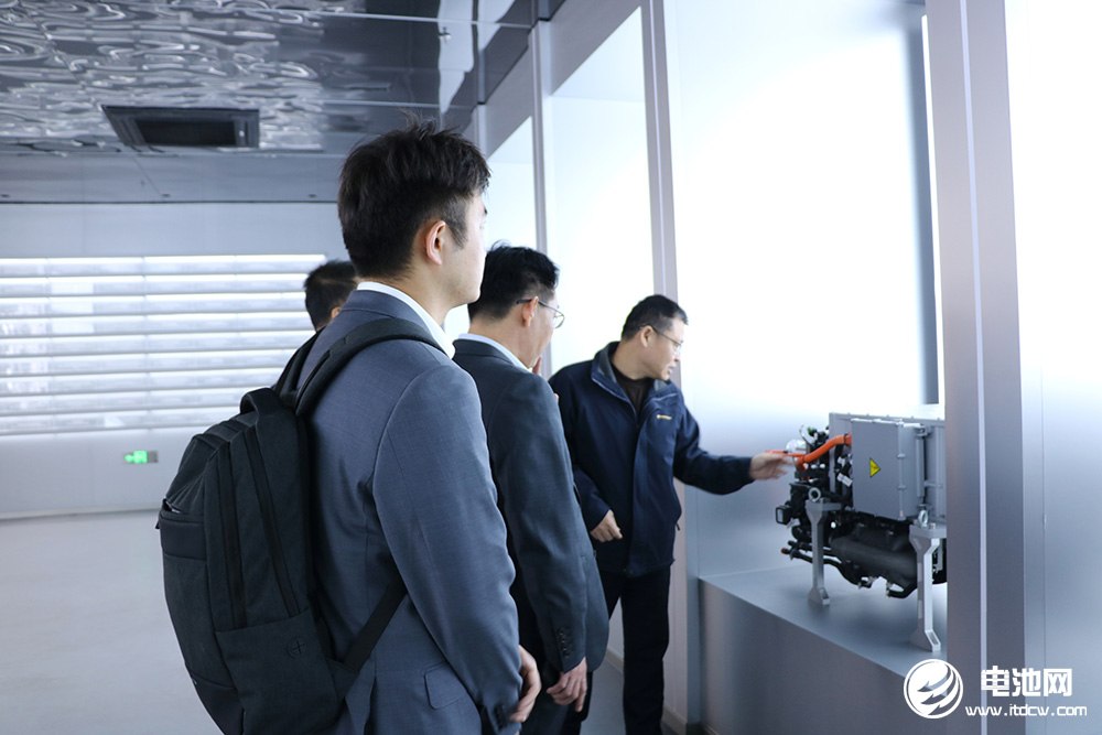 中國(guó)電池新能源產(chǎn)業(yè)鏈調(diào)研團(tuán)一行參觀考察國(guó)鴻氫能