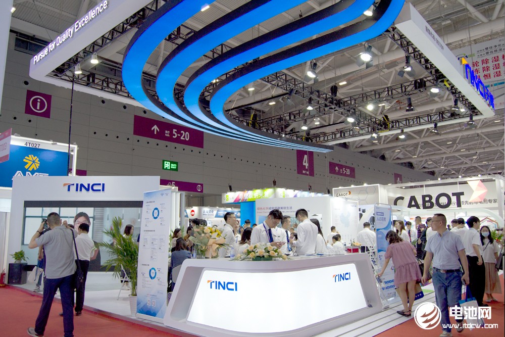 固體六氟磷酸鋰使用量5.86萬(wàn)噸！天賜材料獲寧德時(shí)代電解液訂單