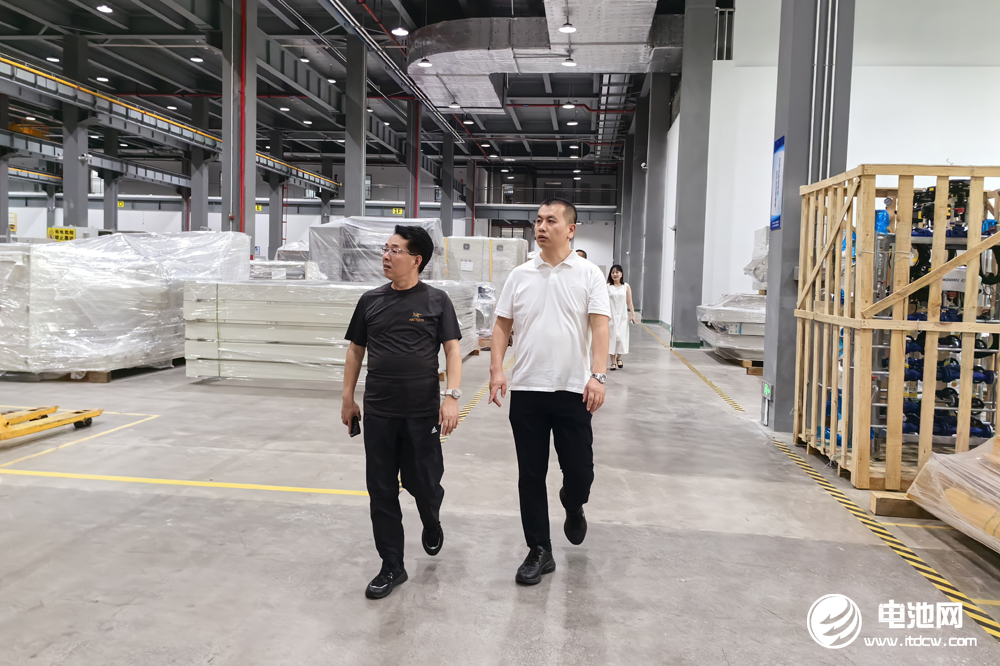 中國(guó)電池新能源產(chǎn)業(yè)鏈調(diào)研團(tuán)一行參觀考察捷盟智能