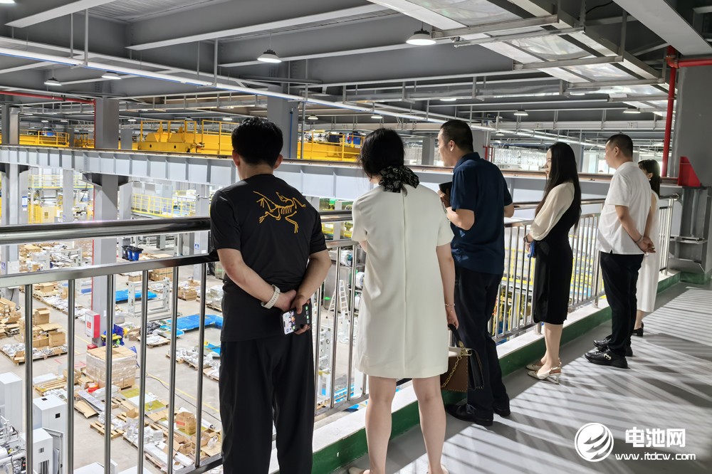 中國(guó)電池新能源產(chǎn)業(yè)鏈調(diào)研團(tuán)一行參觀考察捷盟智能