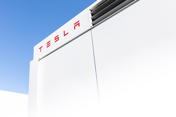 特斯拉荷蘭儲能再發(fā)火情！中國上海儲能超級工廠預(yù)計一季度投產(chǎn)