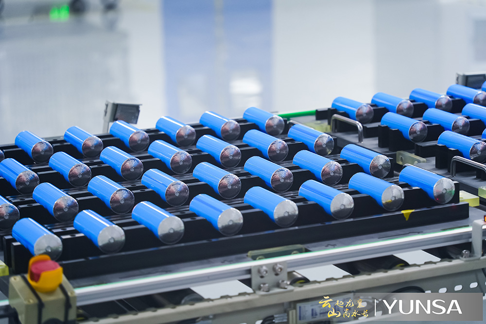 云山動力大圓柱電池產(chǎn)線
